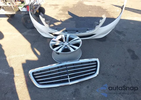 2015 Mercedes-Benz S 550 z USA, uszkodzony, nr VIN WDDUG8CB5FA182361